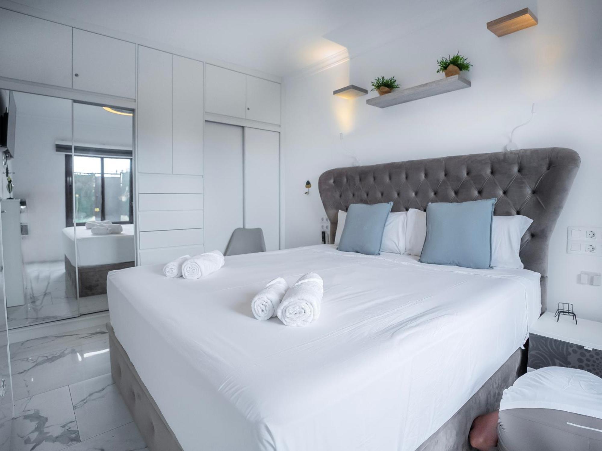 Tasteful 1Bd Apartment With Pool, Oceanfront Terrace, B82 กอสตา เดล ซิเลนซิโอ ภายนอก รูปภาพ